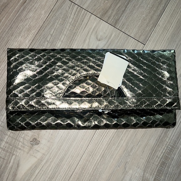 NEW Gold Metallic Detailed Fold Over Clutch - Picture 2 of 5